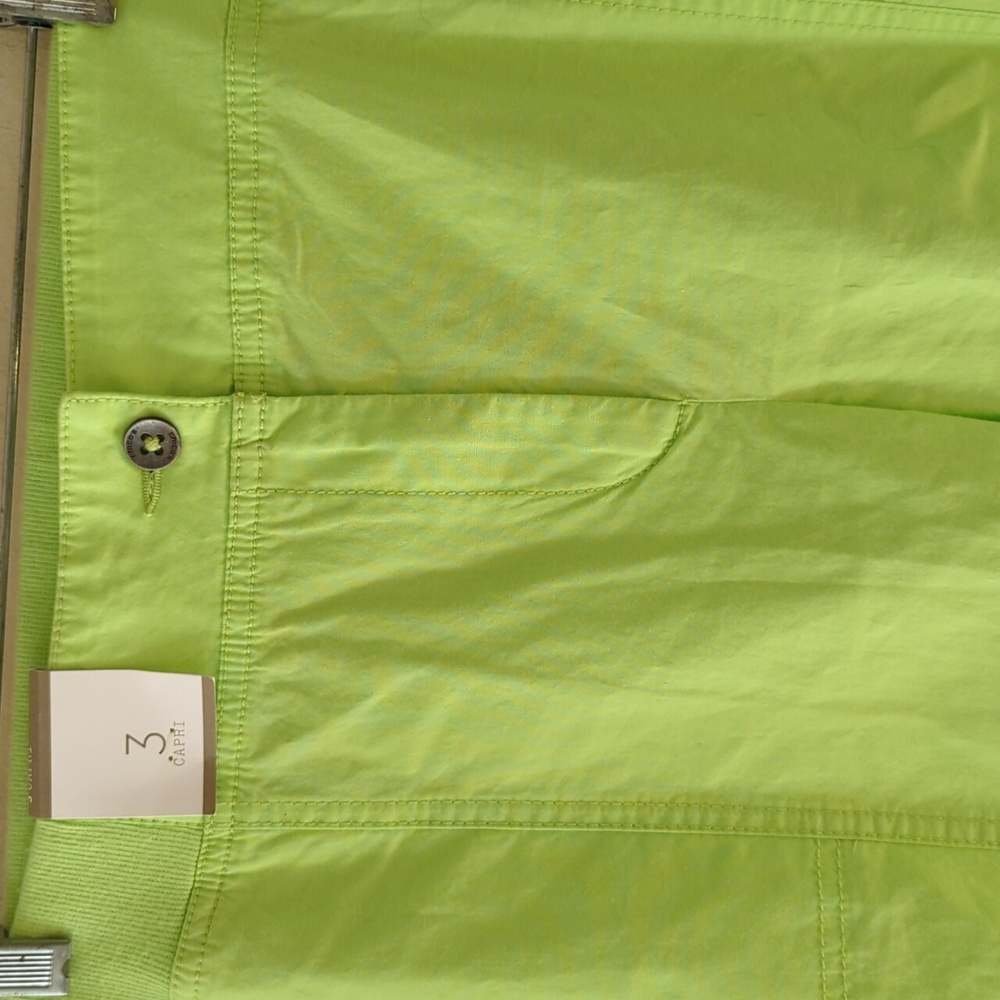 Chico's Monette Neon Green Appleminit Crop Capri 16 - Picture 4 of 15